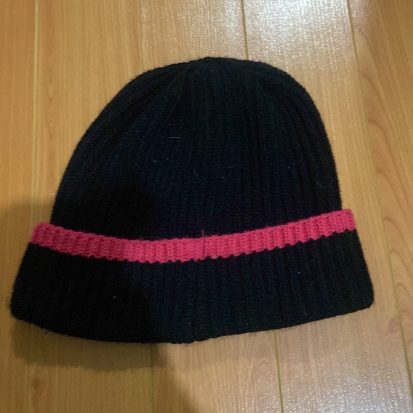 Juicy Couture Winter Beanie - Picture 2 of 3